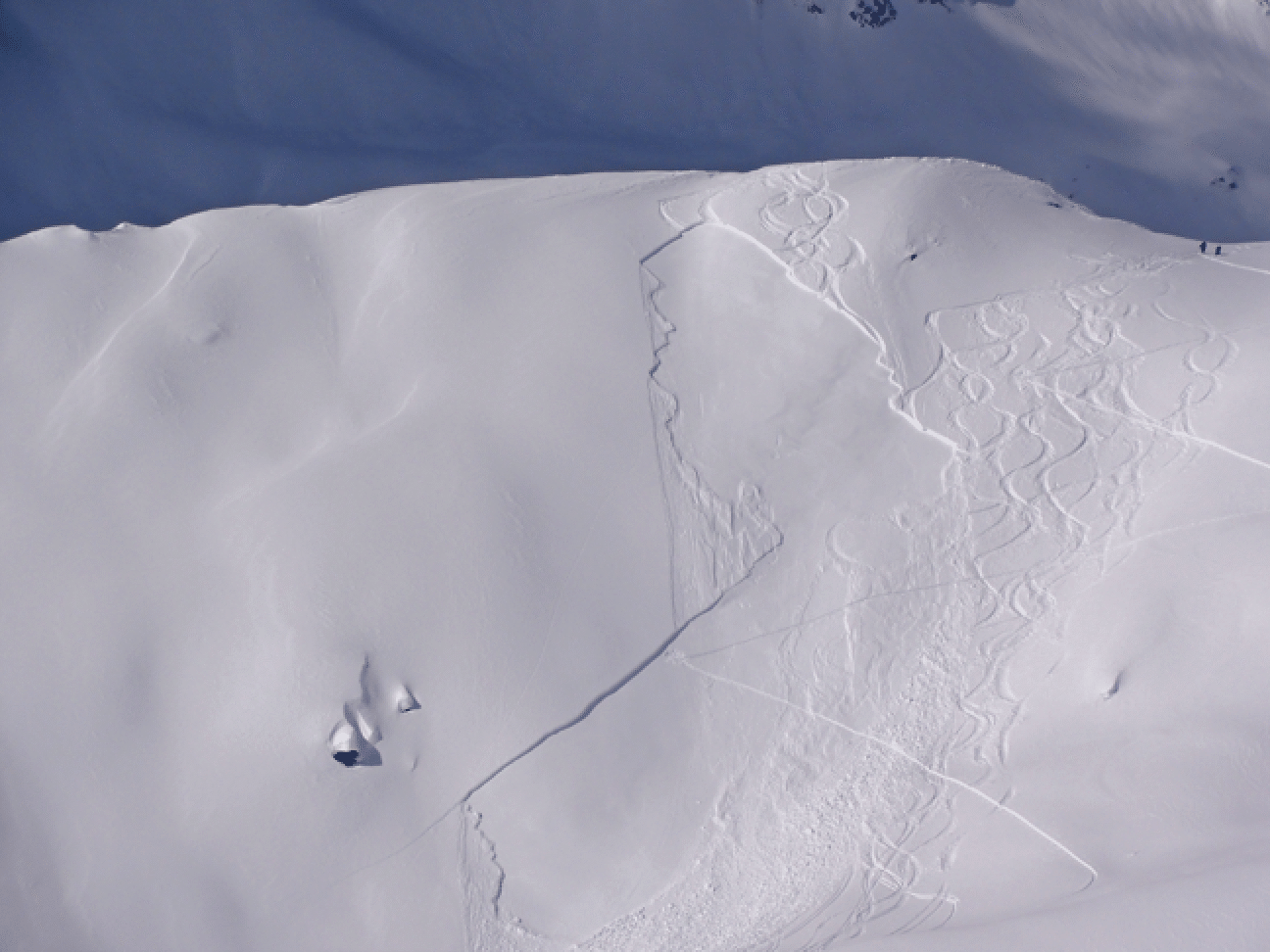 icefalllodgeski2011_12.gif